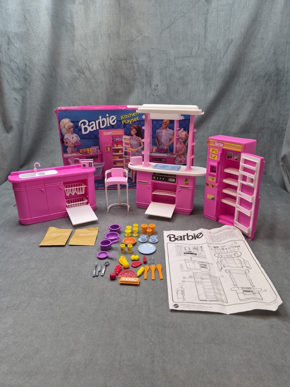 Vintage 1992 Barbie Kitchen Playset #7472 Mattel w/ Box & Accessories